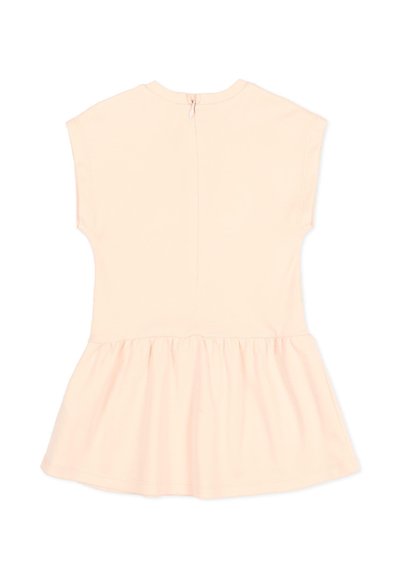 Robe rose clair à manches courtes avec encolure ronde, taille froncée et fermeture éclair au dos.