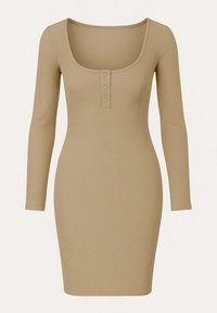 Beżowa sukienka z długim rękawem, prążkowana, z okrągłym dekoltem i trzema guzikami. Dopasowany krój, długość do kolan, gładka faktura.