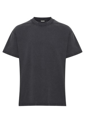 Juodas medvilnės marškinėliai su apykakle, trumpomis rankovėmis ir laisvu kirpimu. Kelnaitėse ir rankovėse yra sustiprinta siūlė.