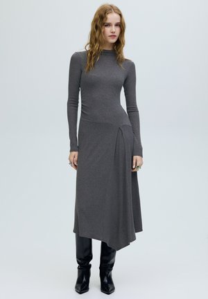 SOFT TOUCH - Džersejové šaty - dark grey