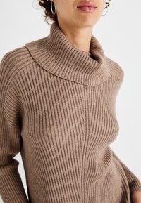 ONLY ONLKATIA SADDLE ROLL NECK - Maglione - malt ball