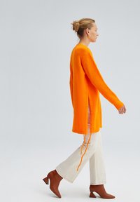 Touché Privé Vesta - orange