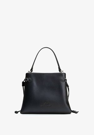 Bolso de cuero negro texturizado con asa corta y redondeada y sutil logo de la marca en relieve en el centro inferior.