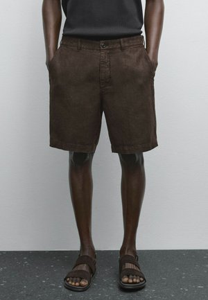 WORN EFFECT BERMUDA - Shorts - dark brown