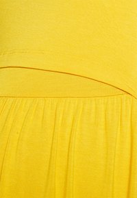 Anna Field MAMA Vestido de malha - yellow