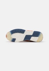Scotch & Soda VIVEX - Trainers - orange multi-coloured