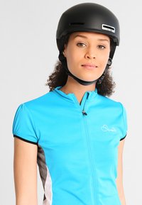 smith optics maze bike helmet