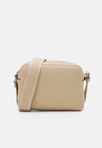 Wybrany, porcelain sand