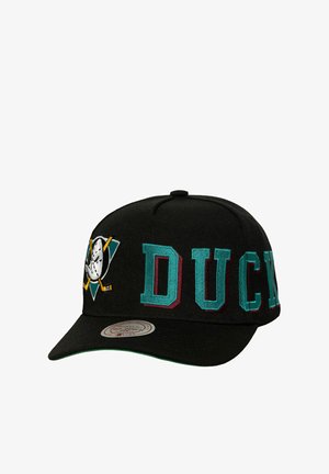 Schwarze Kappe mit aquamarin- und kastanienbraun gestickten Buchstaben, die "DUCK" buchstabieren, sowie einem Logo mit einer Eishockeymaske. Einfarbige Textur mit gebogenem Schirm.