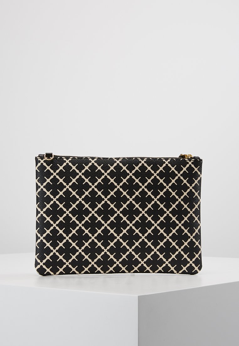 malene birger clutch beige