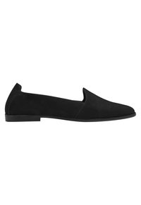 Svarta slip-on skor i mocka med låg profil, rund tå och minimalistisk design utan synlig hårdvara eller mönster.