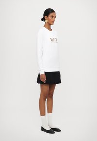 EA7 Emporio Armani FELPA - Sweatshirt - white