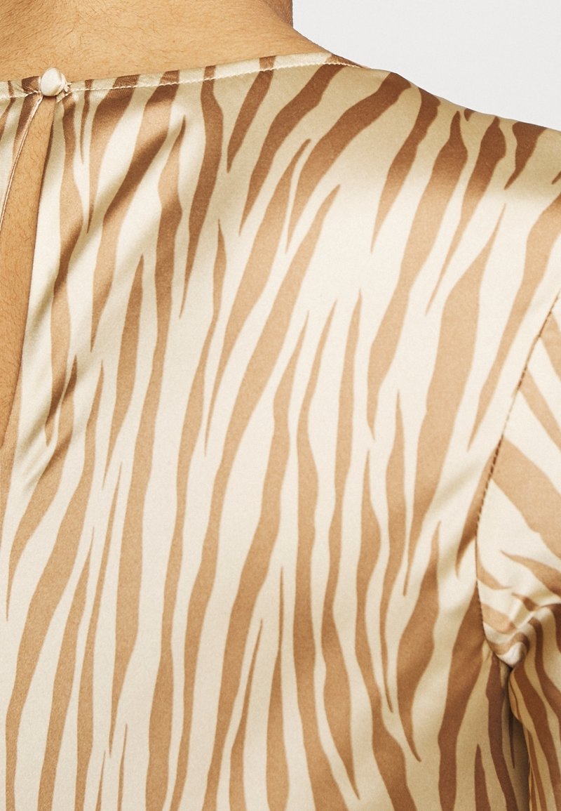 slim fit dress slacks Shop Banana Republic Clothing and Dresses at SilkRoll. Trade with us! main image 1