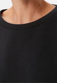 comma Felpa - black