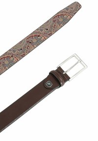 Brauner Ledergürtel mit einem Textilriemen im Paisley-Muster. Verfügt über eine silberne Metallschnalle und fünf Löcher zur Anpassung.