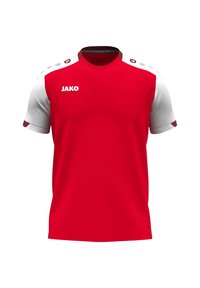 Maglia sportiva rossa con maniche corte bianche, collo rotondo e dettagli a contrasto. Presenta il logo "JAKO" sul davanti e dettagli sportivi sulle spalle.