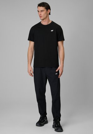 4F, - T-shirt basic