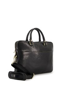 Schwarze Leder-Laptoptasche mit zwei Griffen, einem abnehmbaren Tragegurt, einer vorderen Reißverschlusstasche und messingfarbenen Hardware-Akzenten. Glatte Textur.