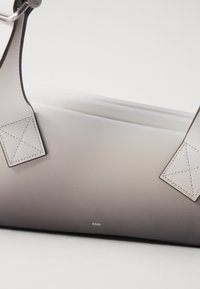 Osoi SLIDE BROT - Taška cez plece - prism white