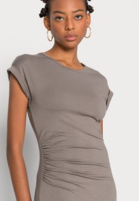 Anna Field Vestido de malha - brown