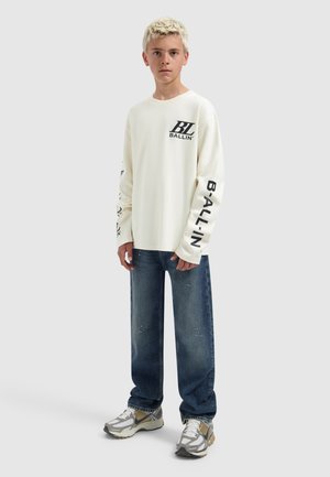 Ballin, LOOSE FIT CREWNECK LS T-SHIRTS - Langarmshirt - ecru