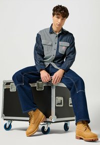 Wrangler CASEY COLORBLOCK SHIRT - Camisa - mixed denim