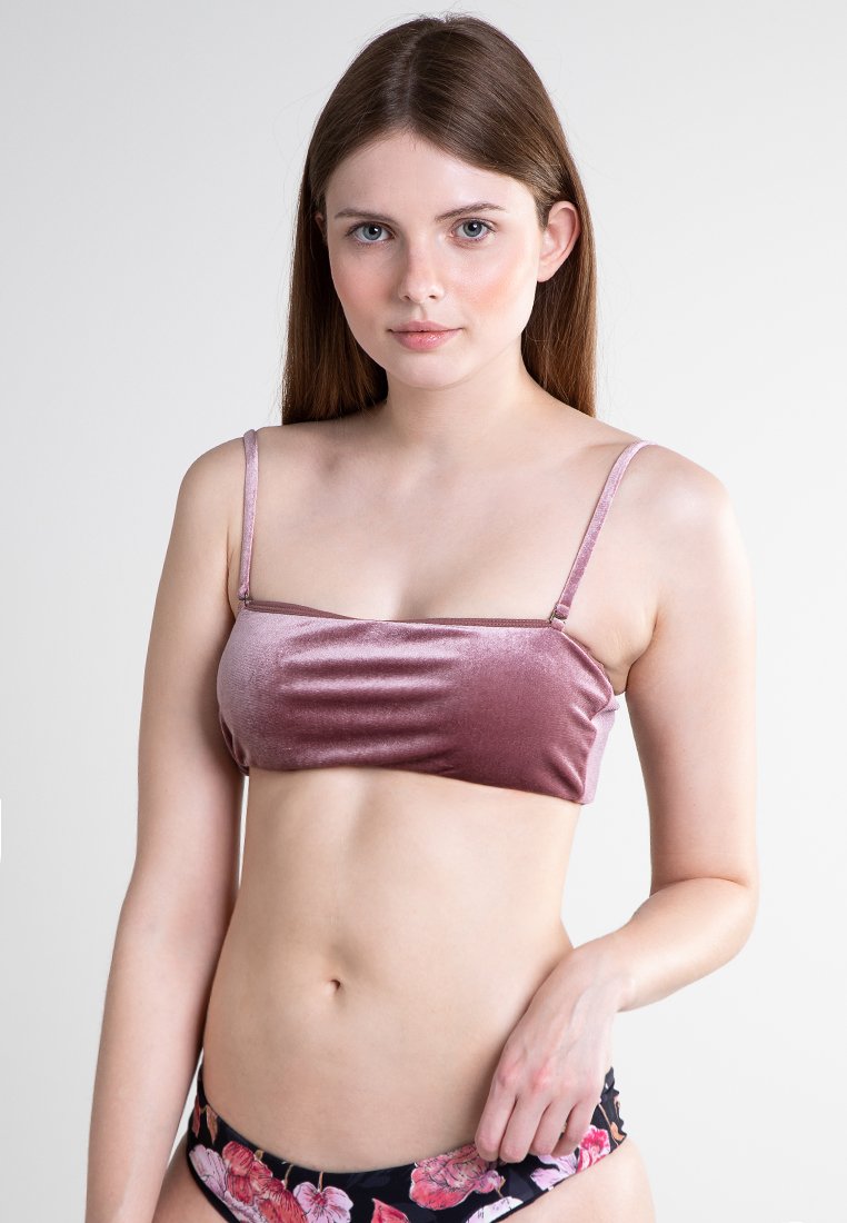 Sutien costum de baie din două piese