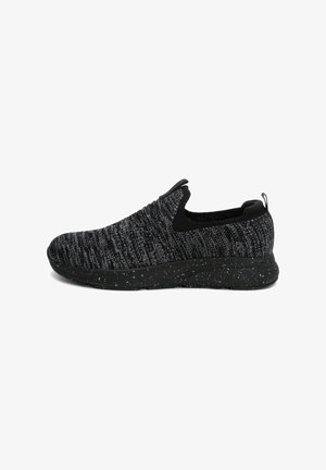 Zapatillas de slip-on en negro y gris con parte superior de tejido texturizado, suela salpicada de negro y banda elástica para facilitar su uso.