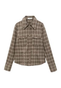 Chemise en flanelle à carreaux marron avec un design à boutons, col pointu, manches longues et deux poches poitrine ornées de fermetures à boutons.