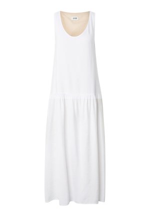 Hvid maxi-kjole uden ærmer med rund halsudskæring og detaljeret indsnøring ved taljen, lavet af letvægtsstof.