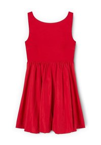 Punainen mekko, jossa on hihaton muotoilu, pyöreä kaula-aukko ja kerrostettu hame. Materiaali näyttää sileältä ja kevyeltä.