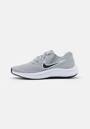 NIKE STAR RUNNER 3 (GS) - Scarpe da corsa su strada - light smoke grey/smoke grey/black