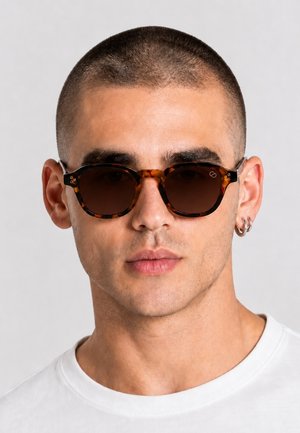 Gianni Kavanagh, GIANNI KAVANAGH SUNGLASSES | MEN BROWN CIREL SUNGLASSES - Sonnenbrille - brown