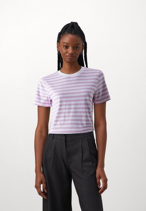 PCRIA TEE STRIPES - Print T-shirt - pastel lavender/bright white