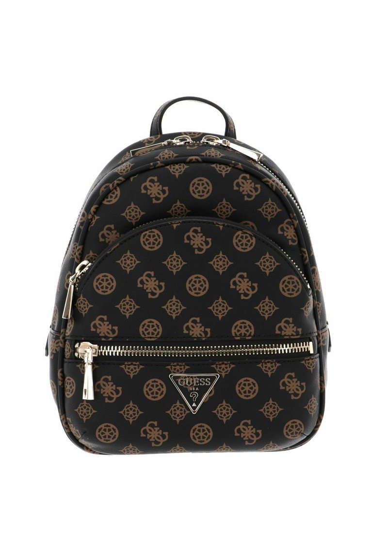 Sac à dos en faux cuir noir avec motif de logo marron, fermeture zippée et accents en métal. Il dispose d'une poignée supérieure et de bretelles ajustables.