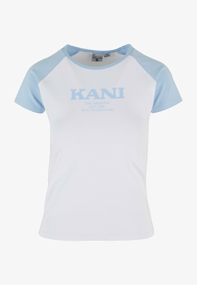 Balta marškinėliai su šviesiai mėlynomis raglano rankovėmis, su "KANI" logotipu šviesiai mėlyna spalva ir įprastu apvaliu iškirpimu. Minkšta, lygi medžiaga.