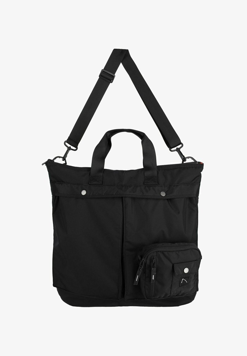 Sort tote taske med justerbar strop, dobbelthåndtag, forreste lynlås lomme, glat tekstur og trykknapper. Kompakt design med ekstra sidetaske.