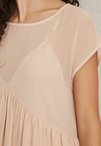 Reiss Kasdienė suknelė - pale pink