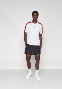 Champion RETRO SPORT CREWNECK SMALL LOGO - Camiseta estampada - white