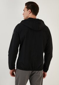 Buratti SLIM FIT - Jachetă subțire - black