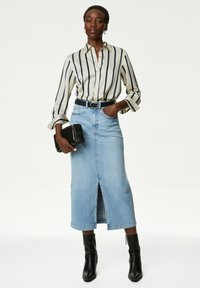 Marks & Spencer MIDI - Denimová sukně - light indigo