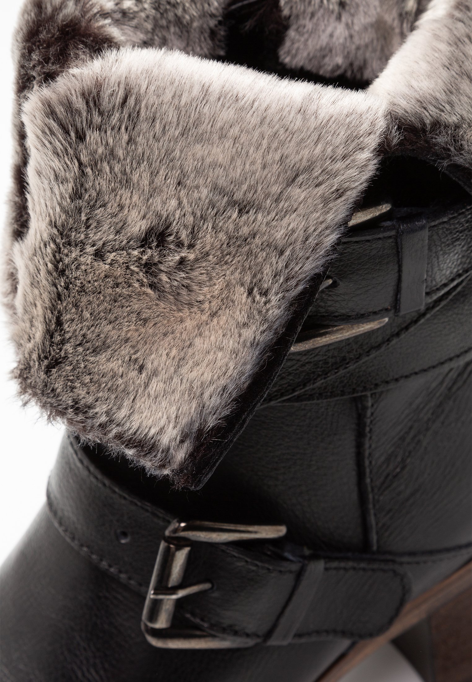 dune roko boots black