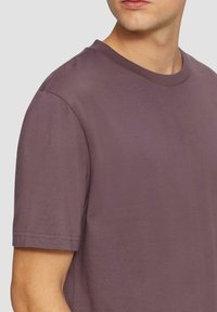 QS RUNDHALSAUSSCHNITT - T-shirt basic - lavendel