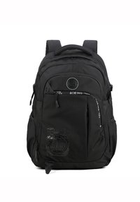 Zaino nero realizzato in tessuto resistente, dotato di numerosi taschini con cerniera, spallacci imbottiti e un dettaglio del logo testurizzato sul davanti.