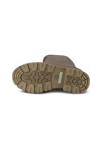 Botas de goma marrones con una suela texturizada y con patrón que presenta profundas ranuras. La suela exterior es de color verde oliva con un acento de logo.