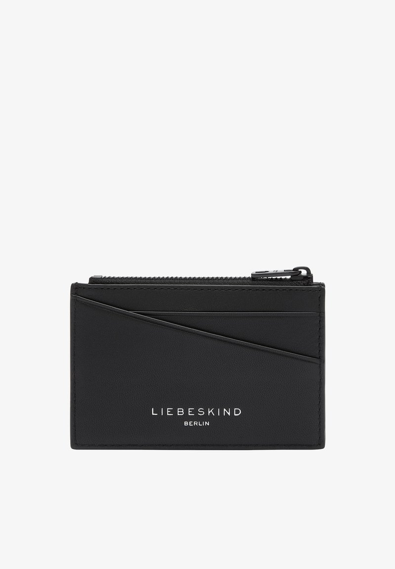 Cartes en cuir noir avec une finition texturée, comprenant une poche zippée et des fentes pour cartes en diagonale. Nom de la marque "LIEBESKIND BERLIN" imprimé en blanc.
