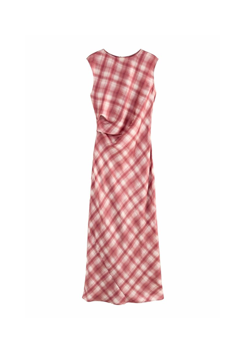 Robe à carreaux rose en tissu lisse, avec un design sans manches et un drapé sur le côté. Silhouette longue et fluide avec un col rond.
