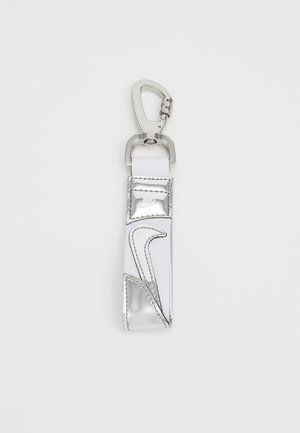 Nike Sportswear PREMIUM KEY HOLDER UNISEX - Portachiavi - metallic silver-coloured/white