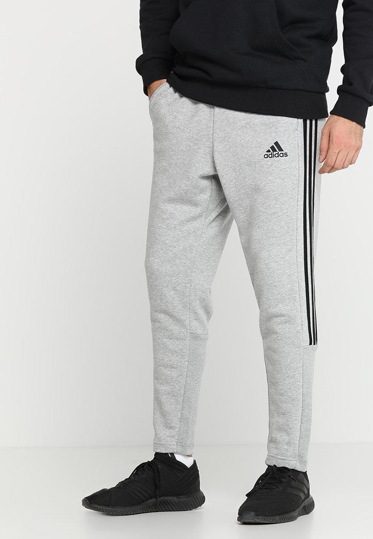 adidas medium fit