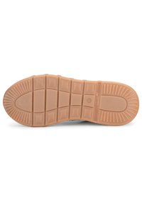 Suela de zapato con un material de goma que presenta un patrón texturizado, bloques rectangulares y ranuras para tracción. Color marrón claro en toda la suela.